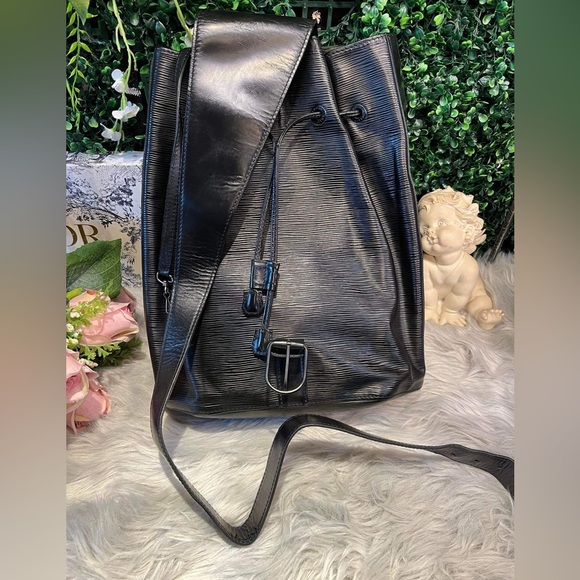 Louis Vuitton Epi Noe backpack with small wallet - Picture 6 of 14